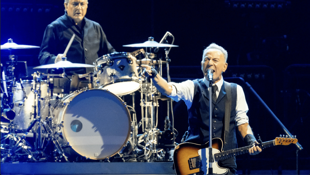 Trump Posts Bizarre Golf Attack Meme Targeting Bruce Springsteen Amid Growing Campaign Chaos